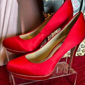 ABS ALLEN SCHWARTZ ATLAS RUBY RED SHINY PLATFORM GOLD HEELS STILETTOS SIZE 9